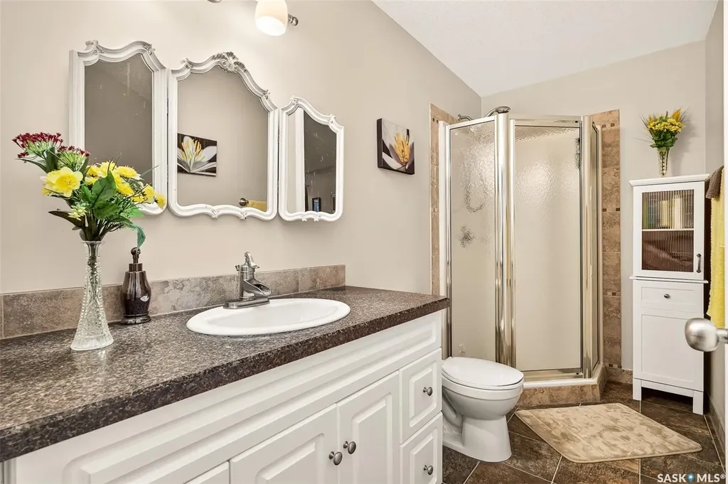 155 Hochelaga Street E Moose Jaw SK S6H 0N8