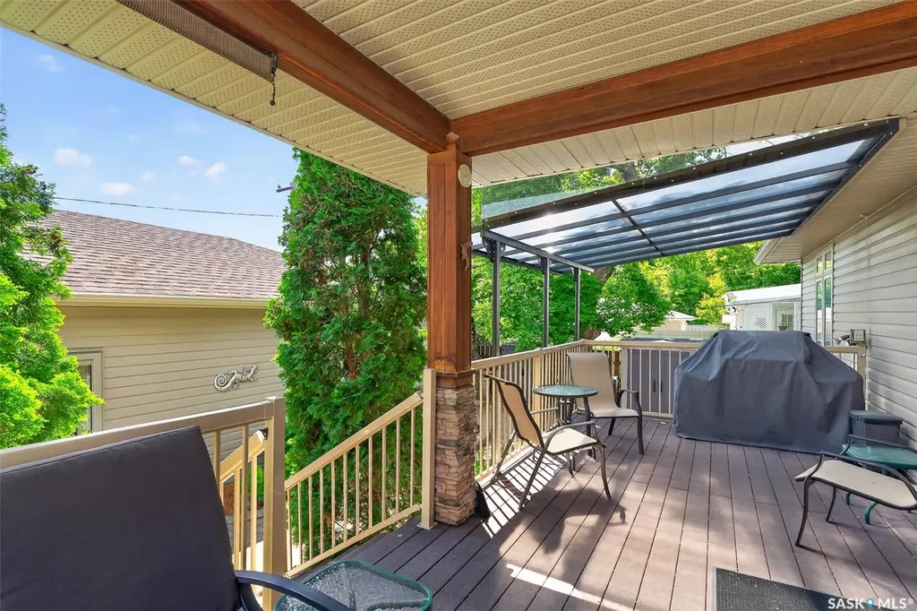 155 Hochelaga Street E Moose Jaw SK S6H 0N8