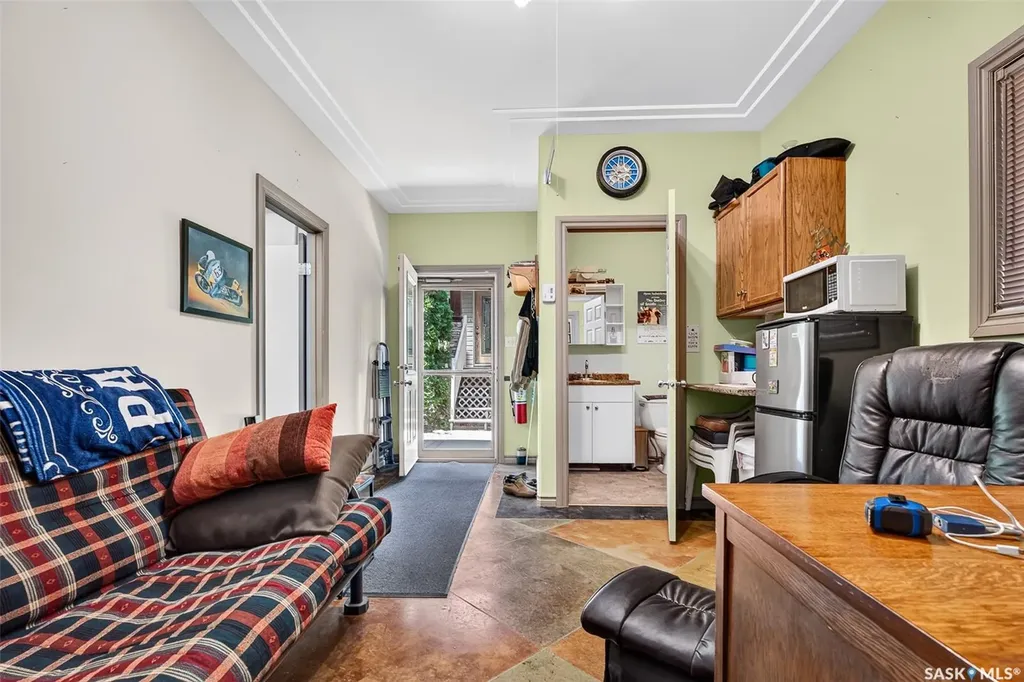 155 Hochelaga Street E Moose Jaw SK S6H 0N8