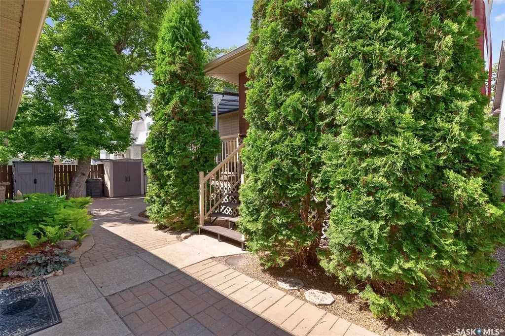155 Hochelaga Street E Moose Jaw SK S6H 0N8
