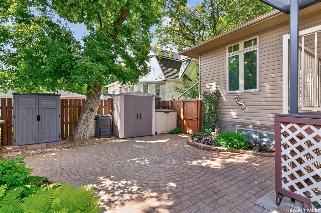 155 Hochelaga Street E Moose Jaw SK S6H 0N8