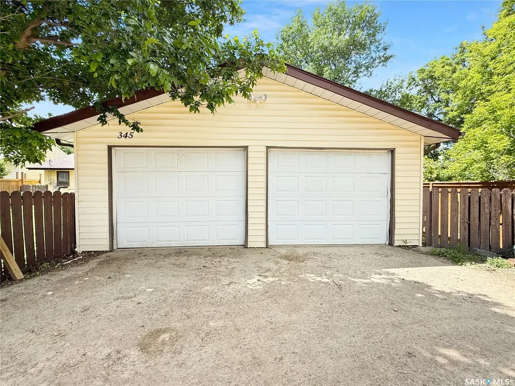 345 6th Avenue SE Swift Current SK S9H 3P2