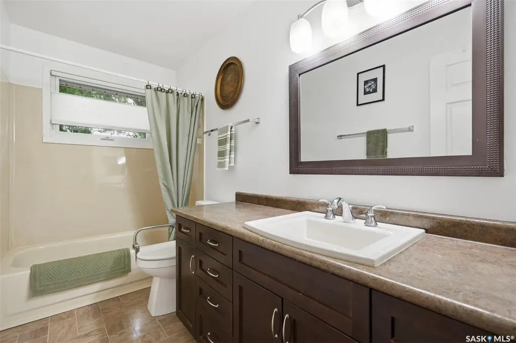 41 Klaehn Crescent Saskatoon SK S7L 4G4
