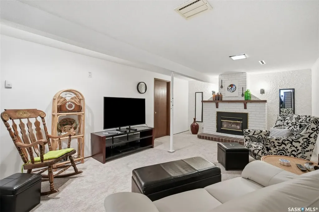 41 Klaehn Crescent Saskatoon SK S7L 4G4