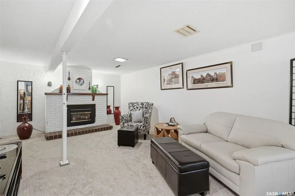 41 Klaehn Crescent Saskatoon SK S7L 4G4