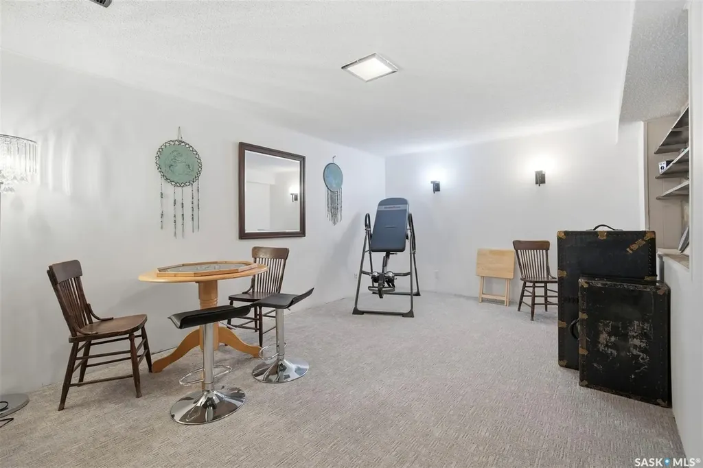 41 Klaehn Crescent Saskatoon SK S7L 4G4