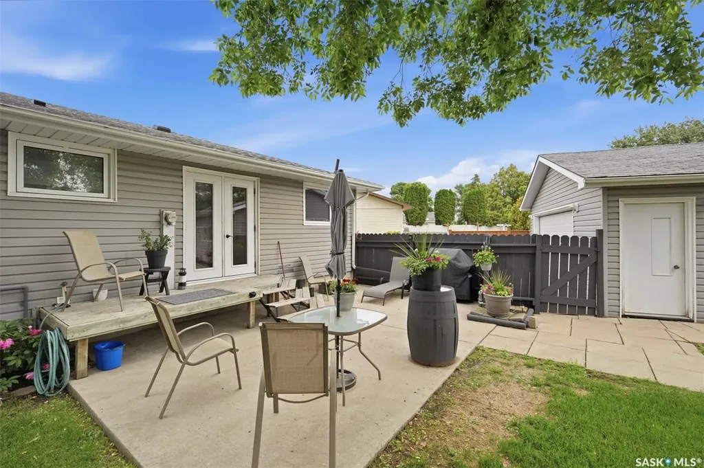 41 Klaehn Crescent Saskatoon SK S7L 4G4