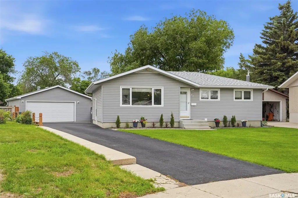 41 Klaehn Crescent Saskatoon SK S7L 4G4