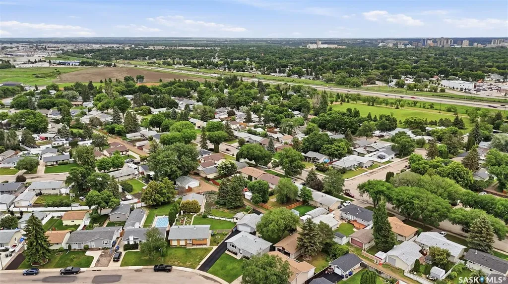 41 Klaehn Crescent Saskatoon SK S7L 4G4