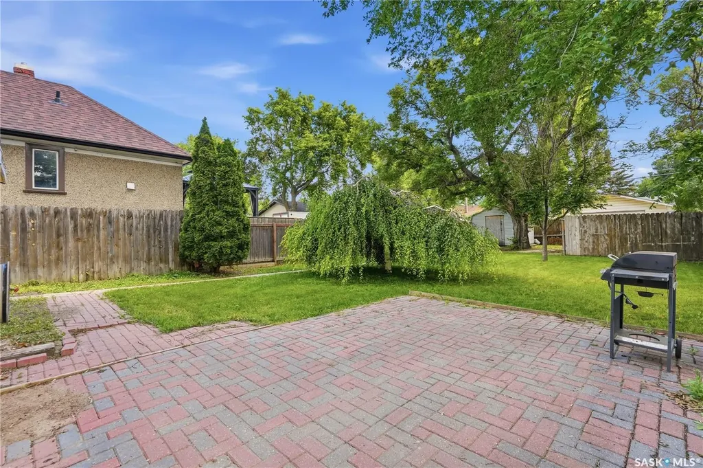 447 Duffield Street W Moose Jaw SK S6H 5H7