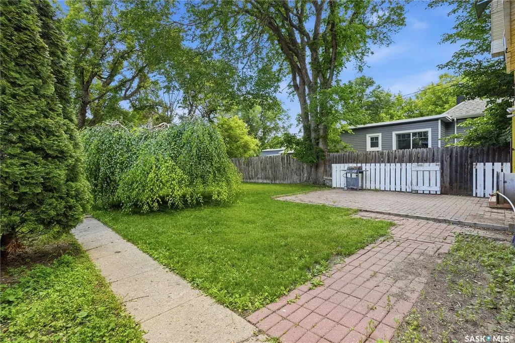 447 Duffield Street W Moose Jaw SK S6H 5H7