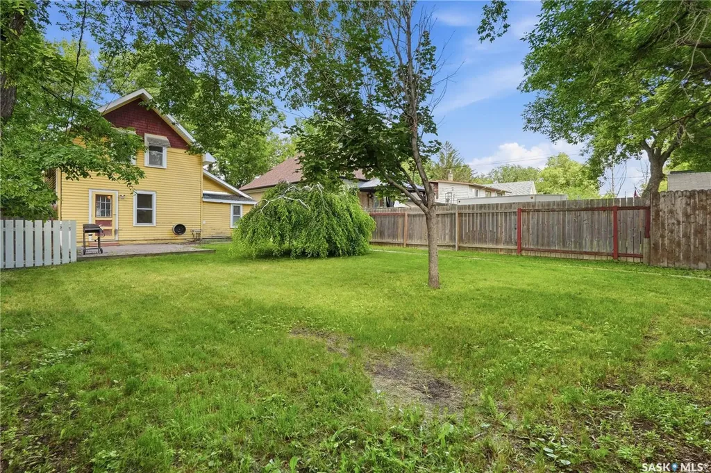 447 Duffield Street W Moose Jaw SK S6H 5H7