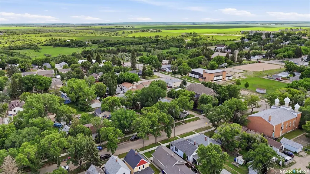 447 Duffield Street W Moose Jaw SK S6H 5H7