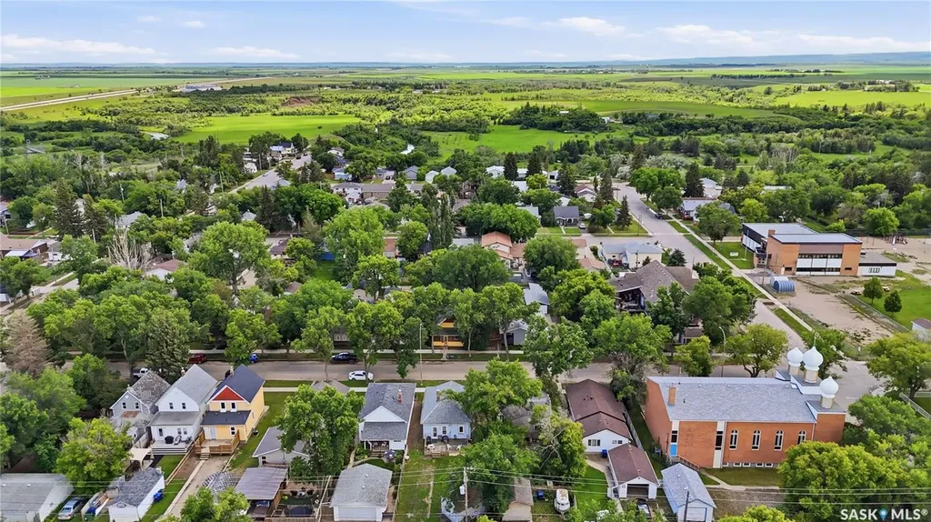 447 Duffield Street W Moose Jaw SK S6H 5H7