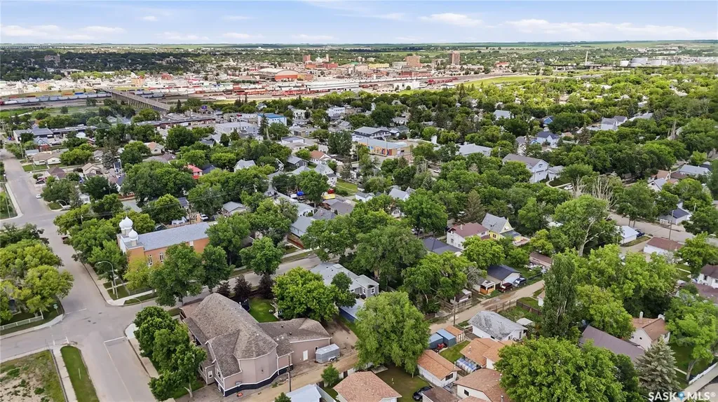 447 Duffield Street W Moose Jaw SK S6H 5H7
