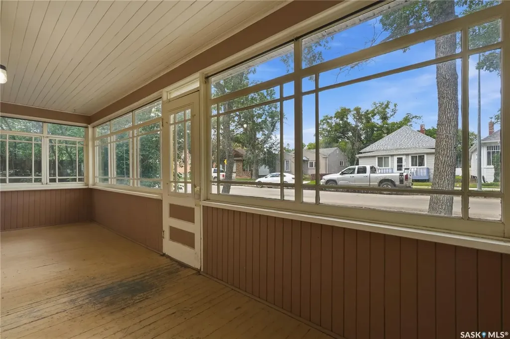 447 Duffield Street W Moose Jaw SK S6H 5H7