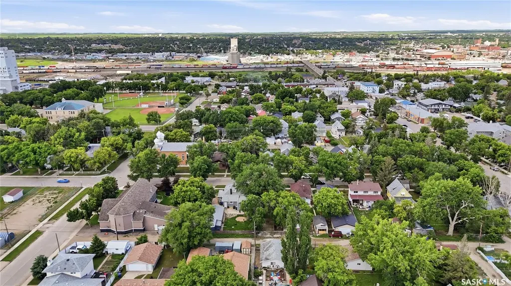 447 Duffield Street W Moose Jaw SK S6H 5H7