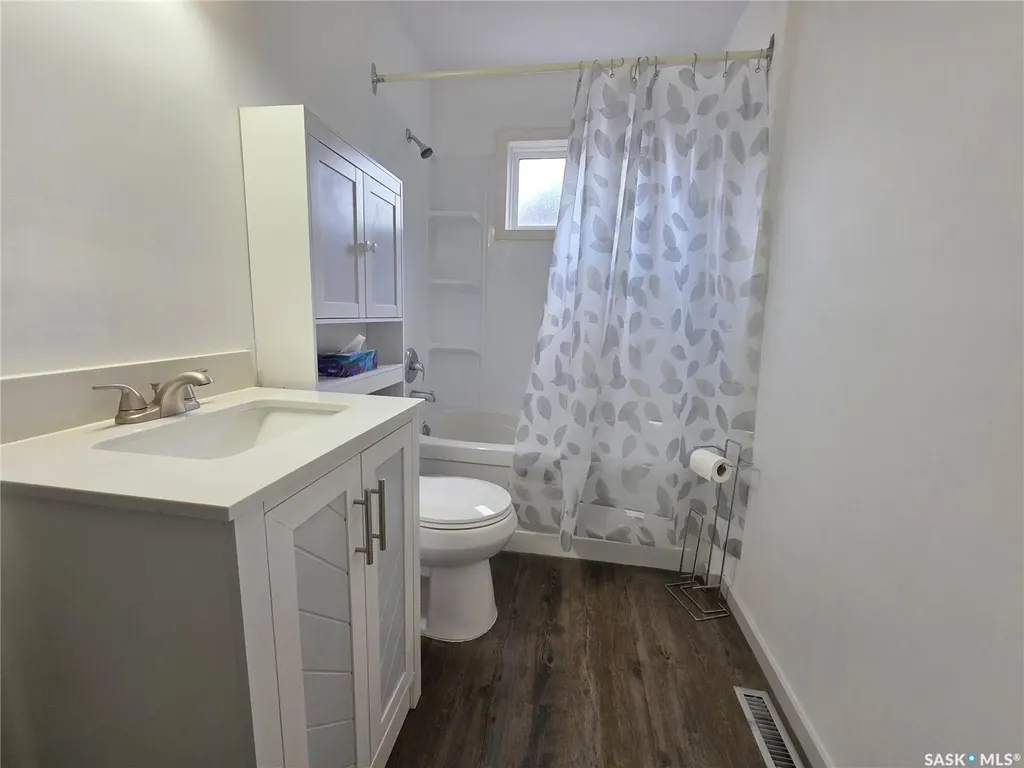 226 9th Avenue NE Swift Current SK S9H 2S1