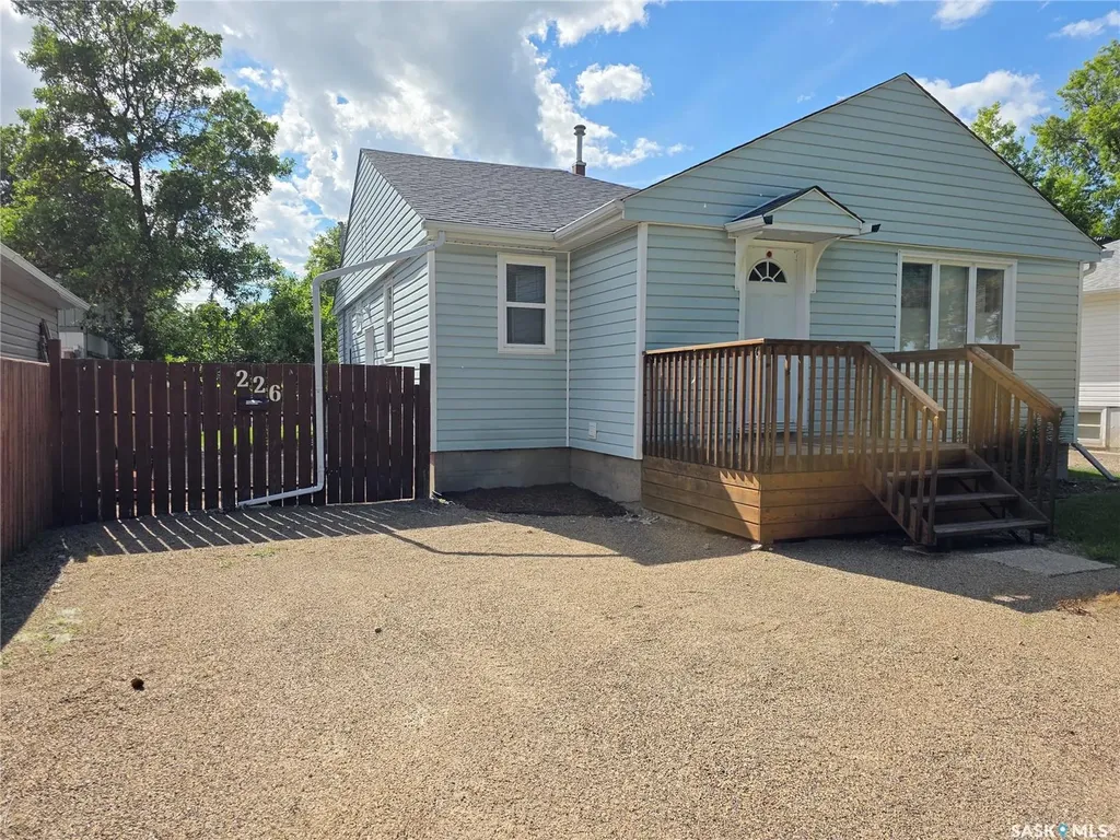 226 9th Avenue NE Swift Current SK S9H 2S1