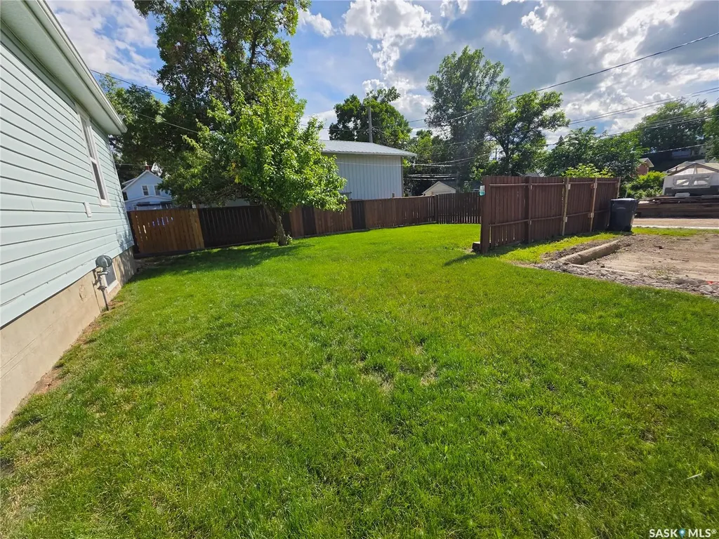 226 9th Avenue NE Swift Current SK S9H 2S1
