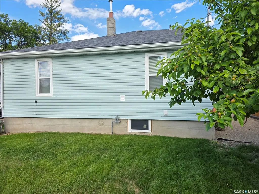 226 9th Avenue NE Swift Current SK S9H 2S1