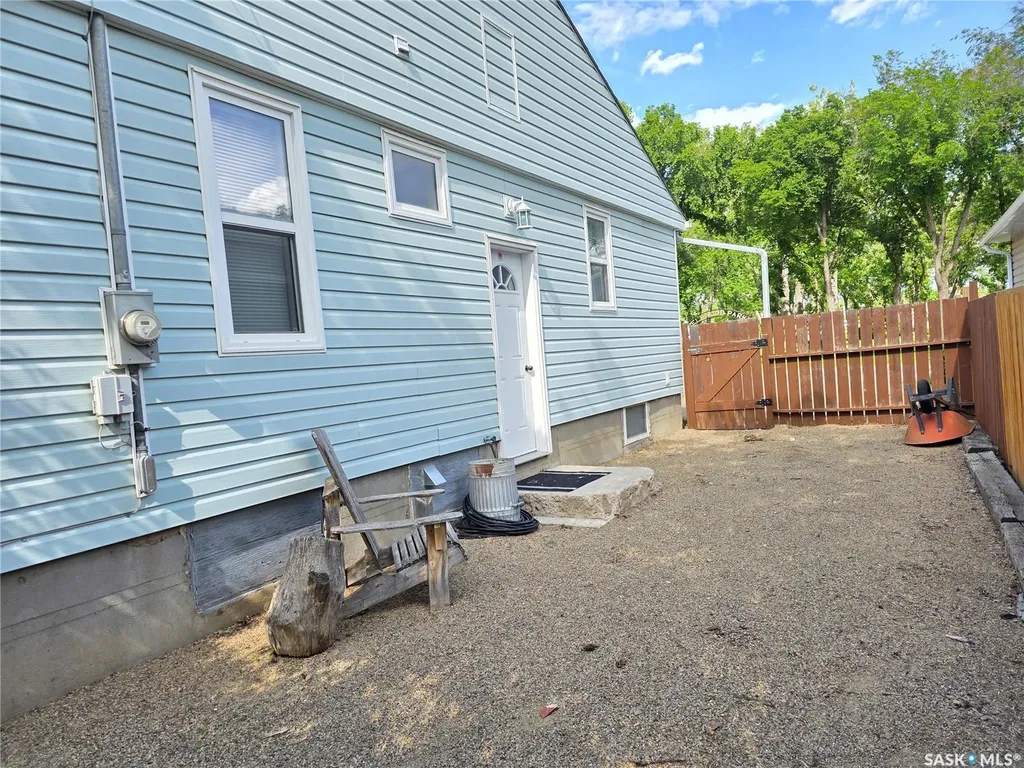 226 9th Avenue NE Swift Current SK S9H 2S1