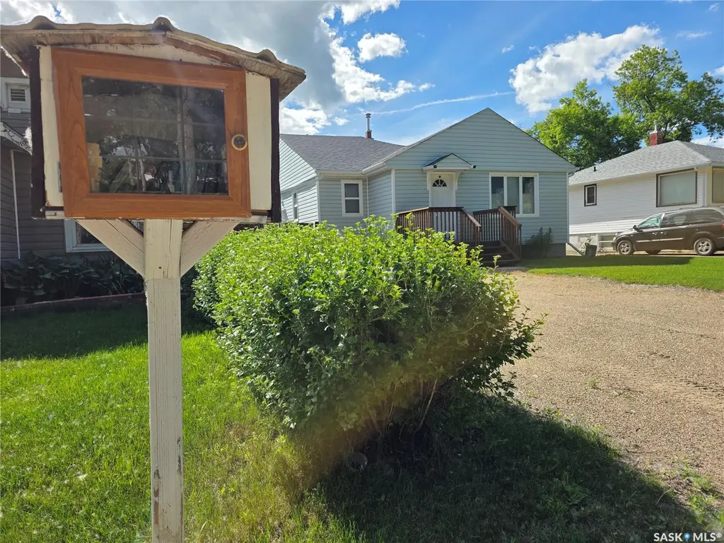 226 9th Avenue NE Swift Current SK S9H 2S1