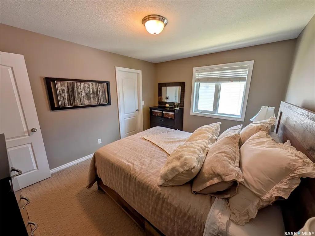 4144 Buckingham Drive E Regina SK S4V 3A9
