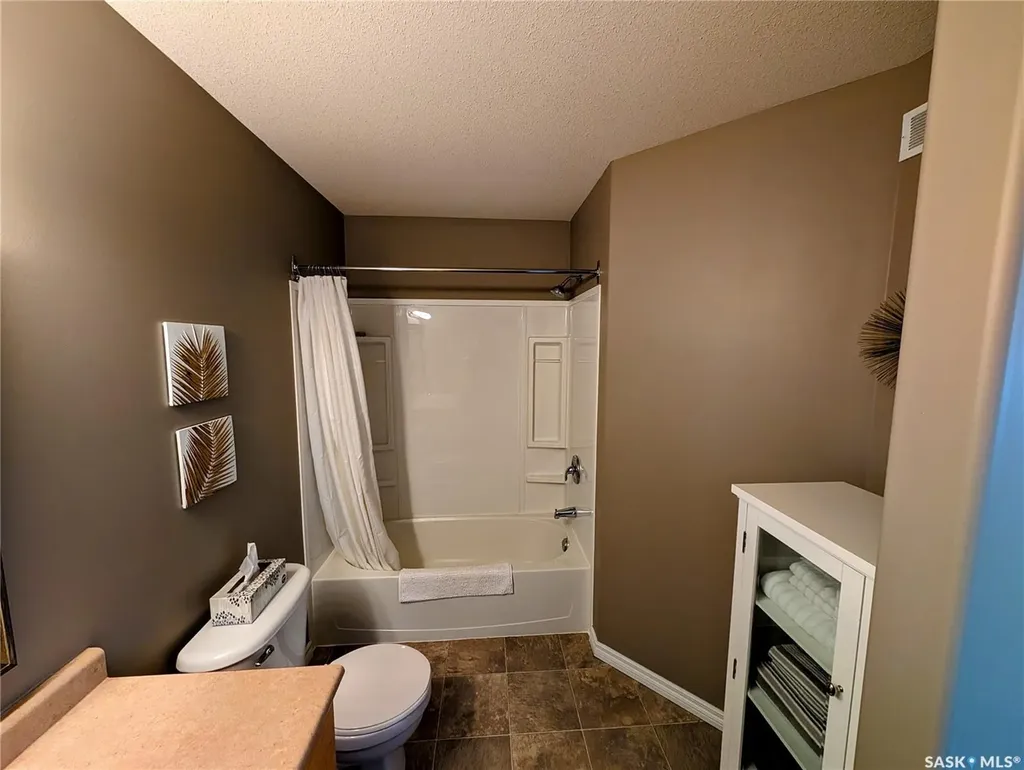 4144 Buckingham Drive E Regina SK S4V 3A9