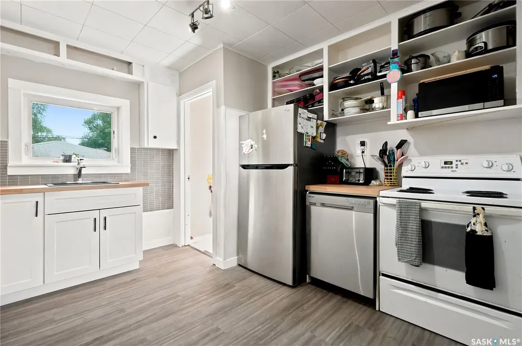 4805 7th Avenue Regina SK S4T 0R8
