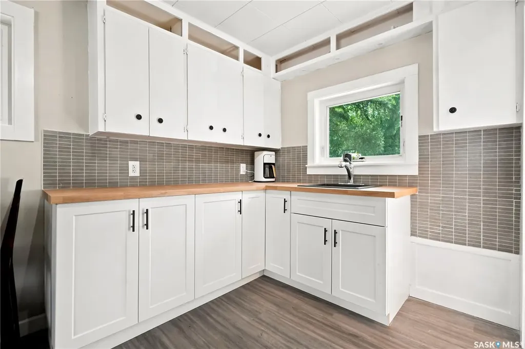 4805 7th Avenue Regina SK S4T 0R8