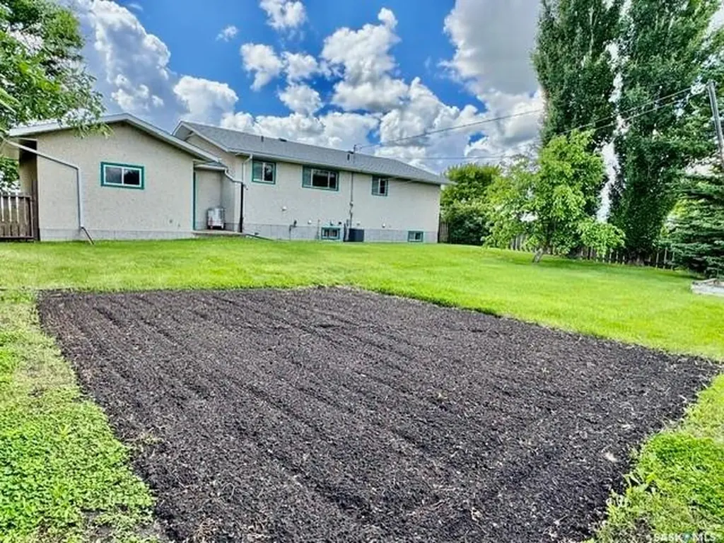 215 1st Avenue Jansen SK S0K 2B0