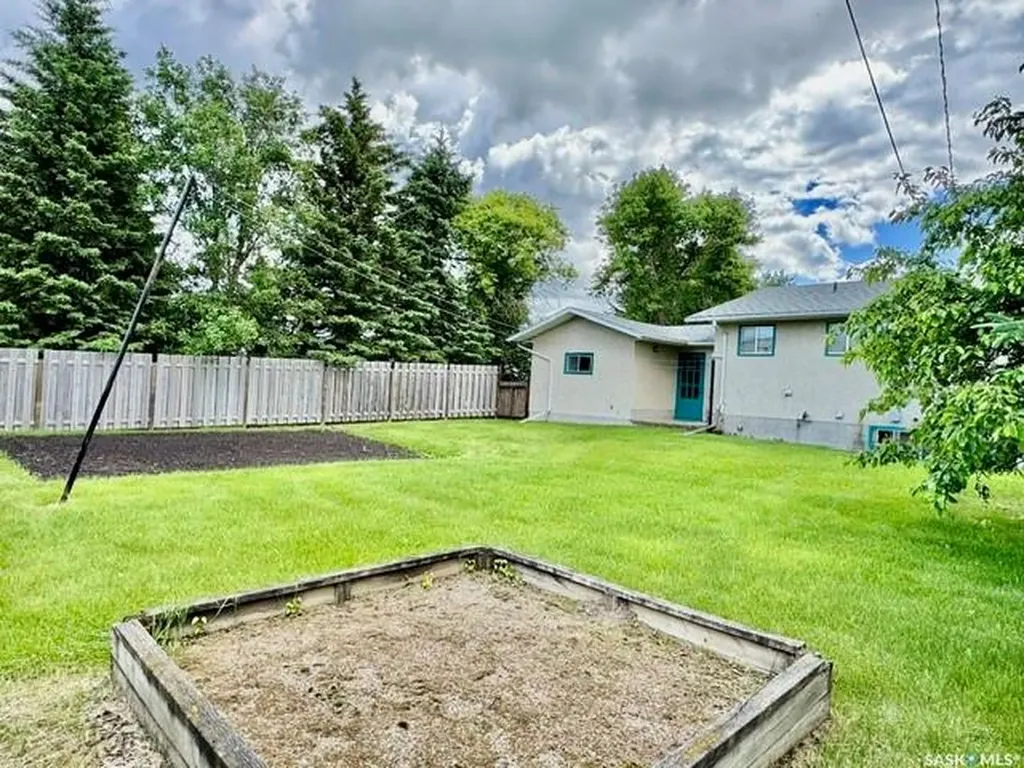 215 1st Avenue Jansen SK S0K 2B0