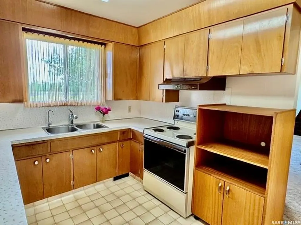 215 1st Avenue Jansen SK S0K 2B0