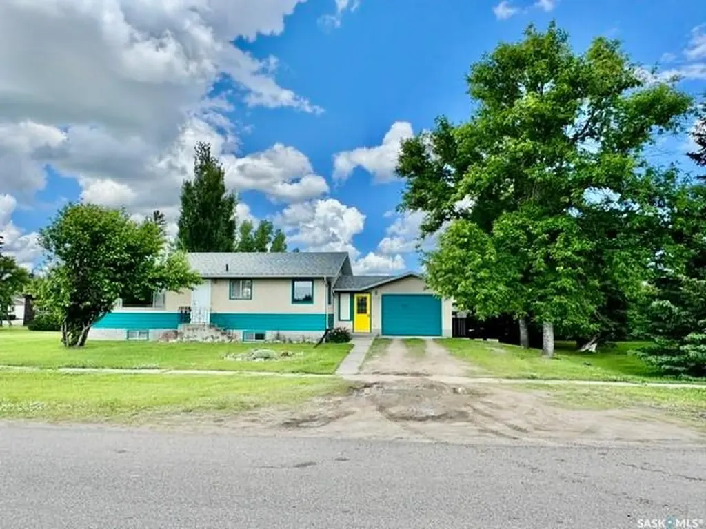 215 1st Avenue Jansen SK S0K 2B0