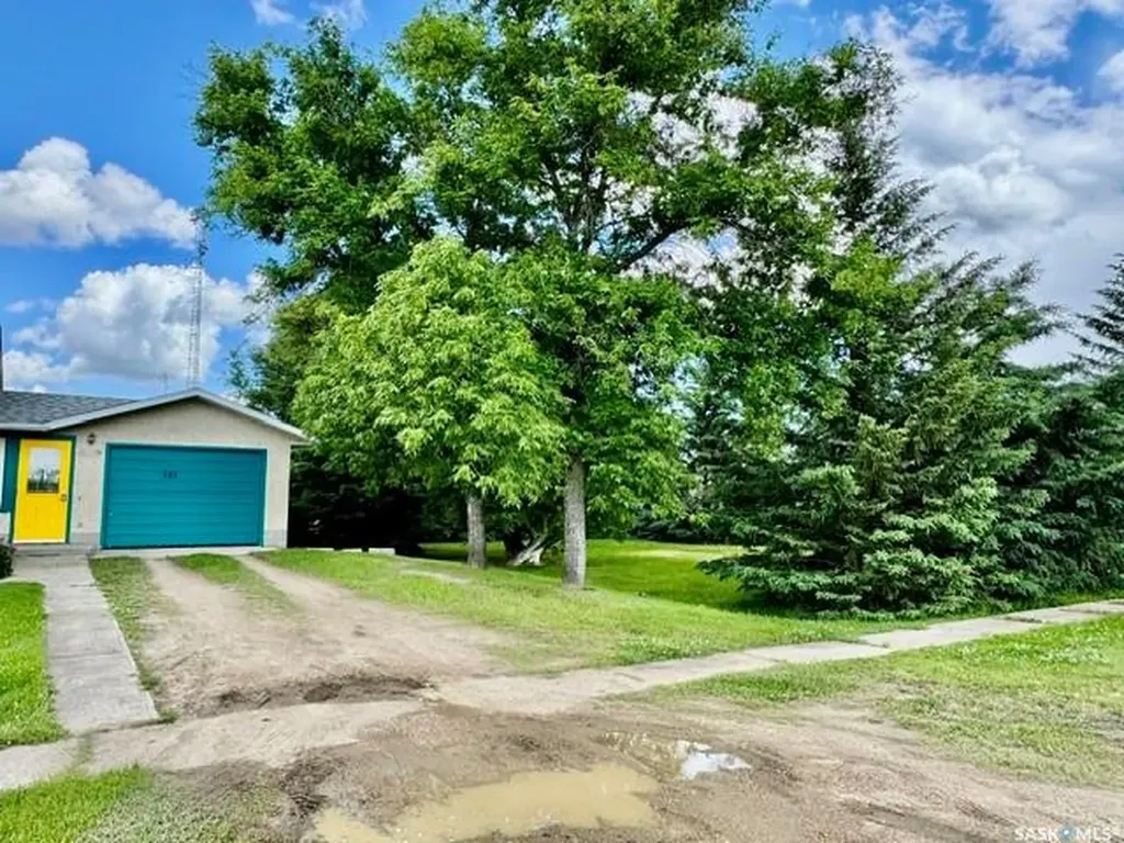 215 1st Avenue Jansen SK S0K 2B0