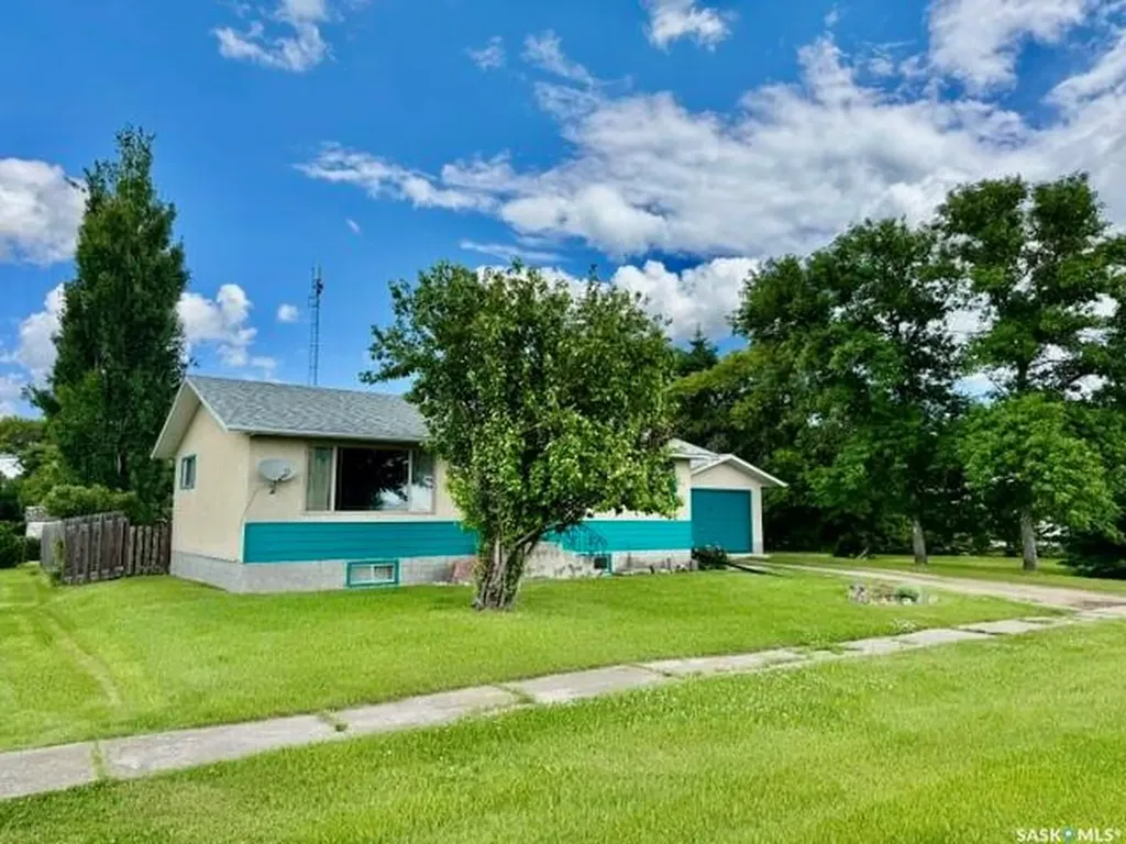 215 1st Avenue Jansen SK S0K 2B0