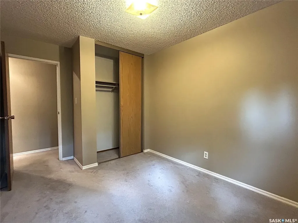 403 Tait Court Saskatoon SK S7H 5L3