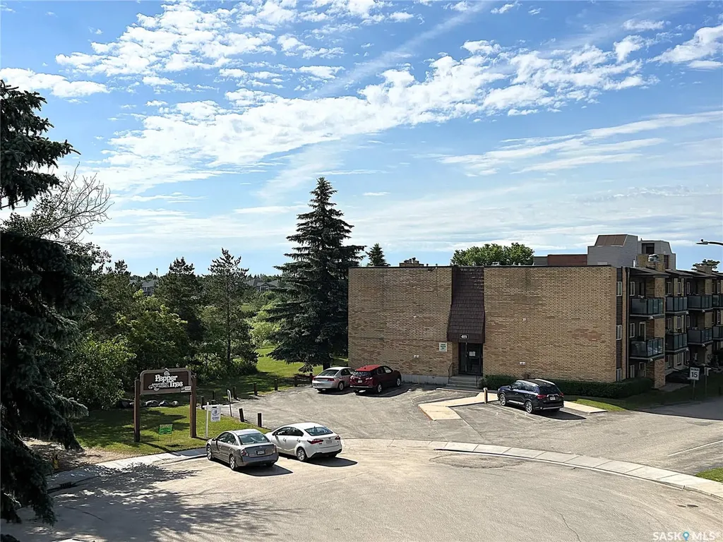 403 Tait Court Saskatoon SK S7H 5L3