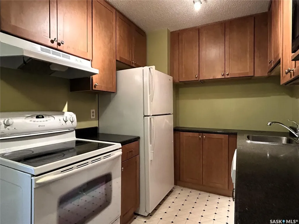 403 Tait Court Saskatoon SK S7H 5L3