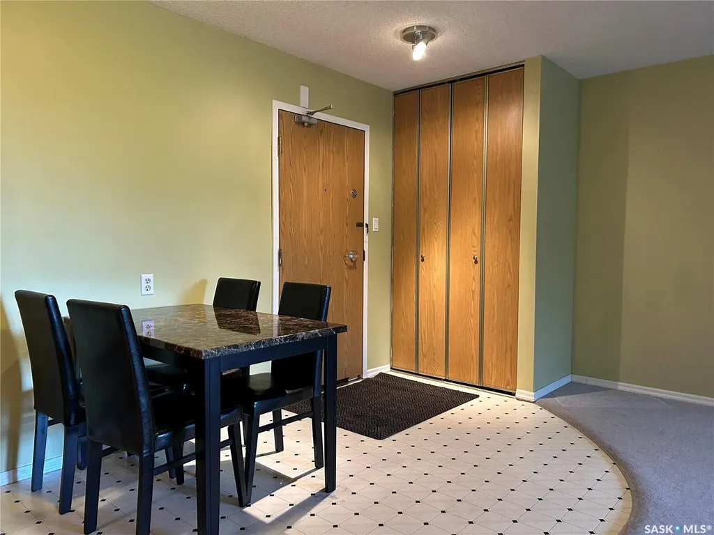 403 Tait Court Saskatoon SK S7H 5L3