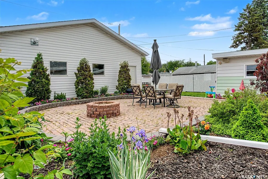 235 Toronto Street N Regina SK S4R 0M3