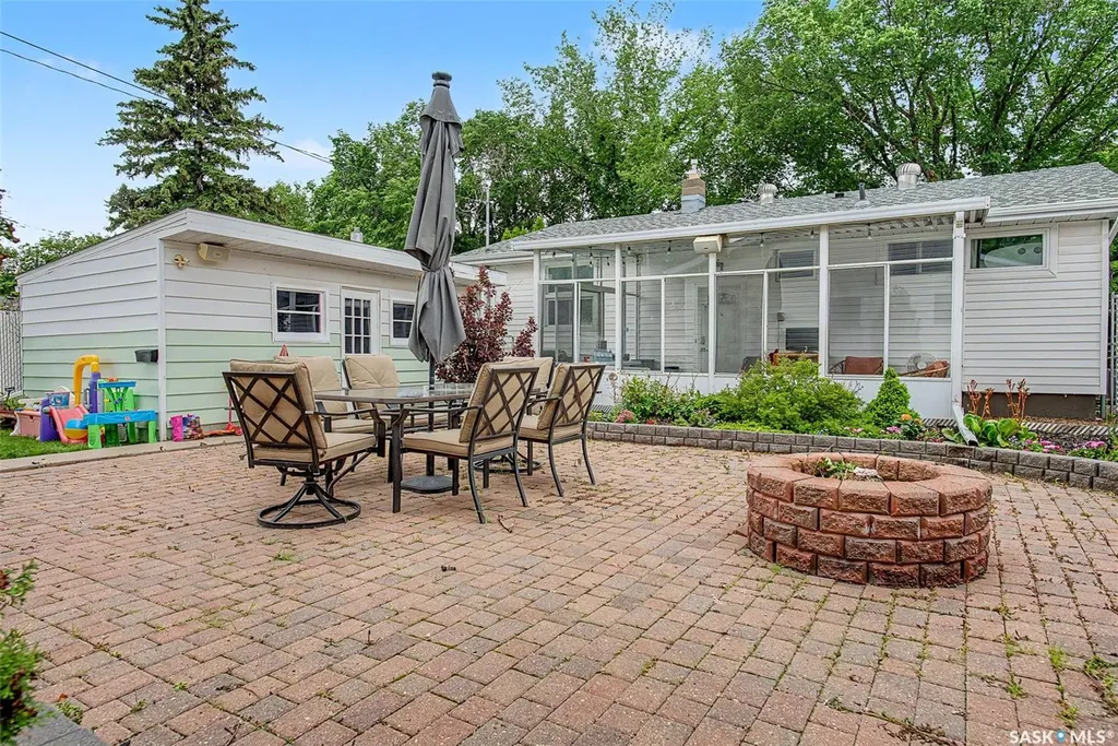 235 Toronto Street N Regina SK S4R 0M3