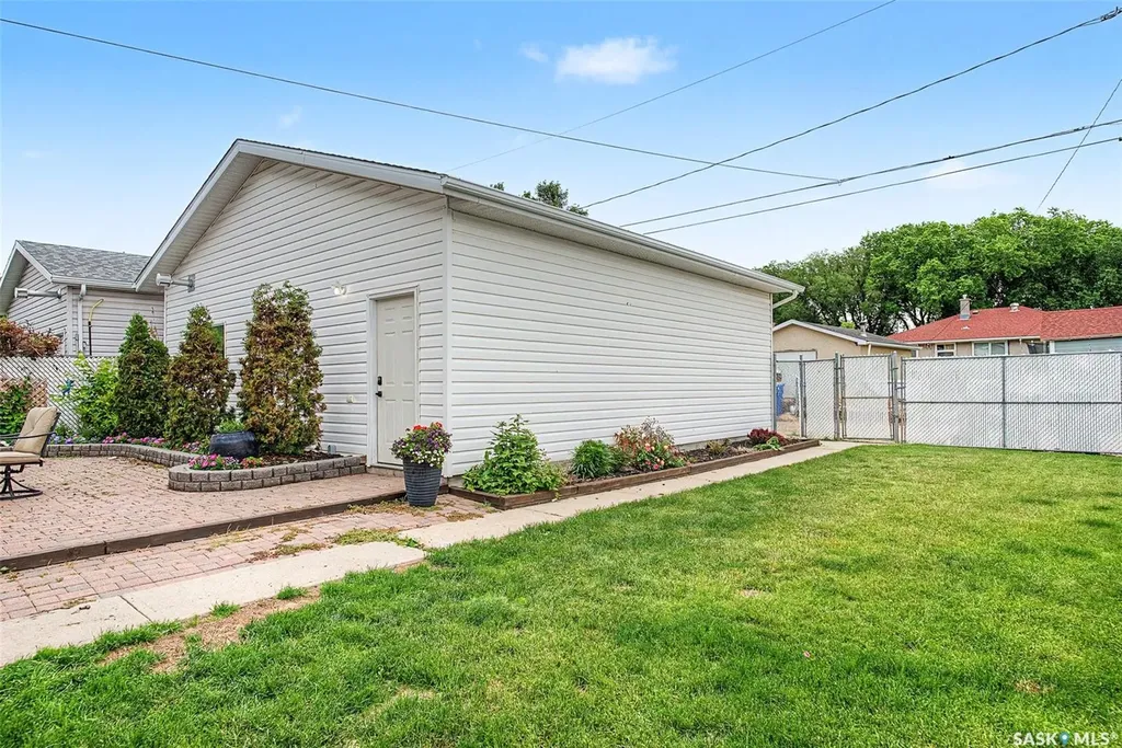 235 Toronto Street N Regina SK S4R 0M3