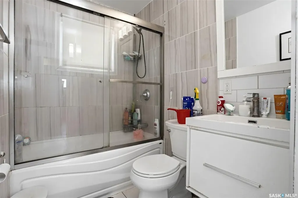 15 Ottawa Place Regina SK S4R 2V6
