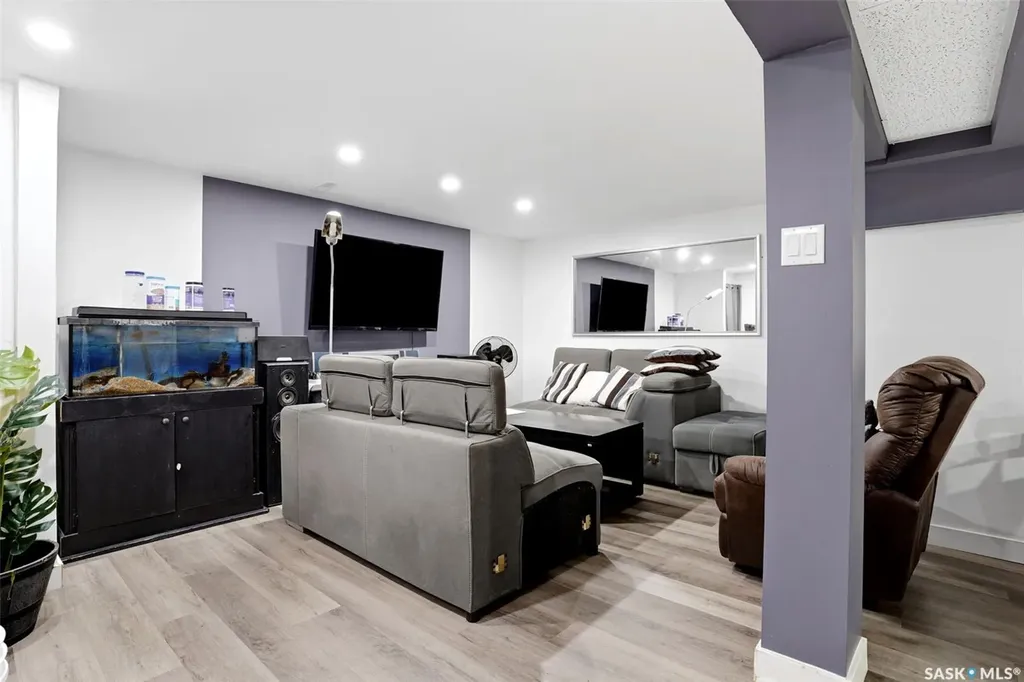 15 Ottawa Place Regina SK S4R 2V6