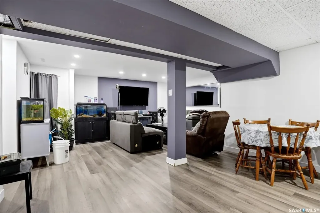 15 Ottawa Place Regina SK S4R 2V6