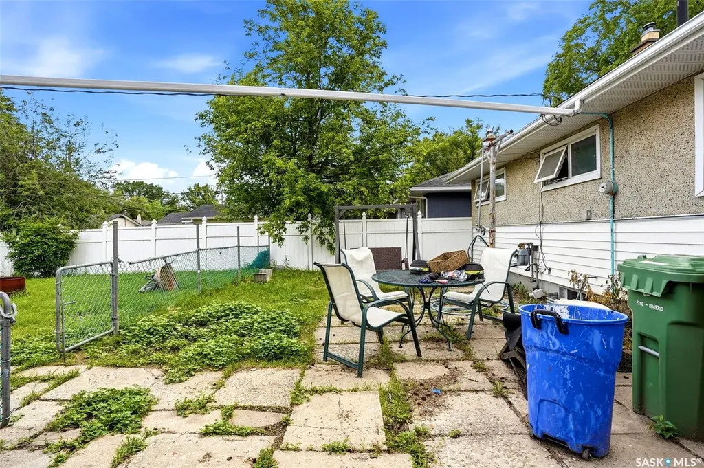 15 Ottawa Place Regina SK S4R 2V6