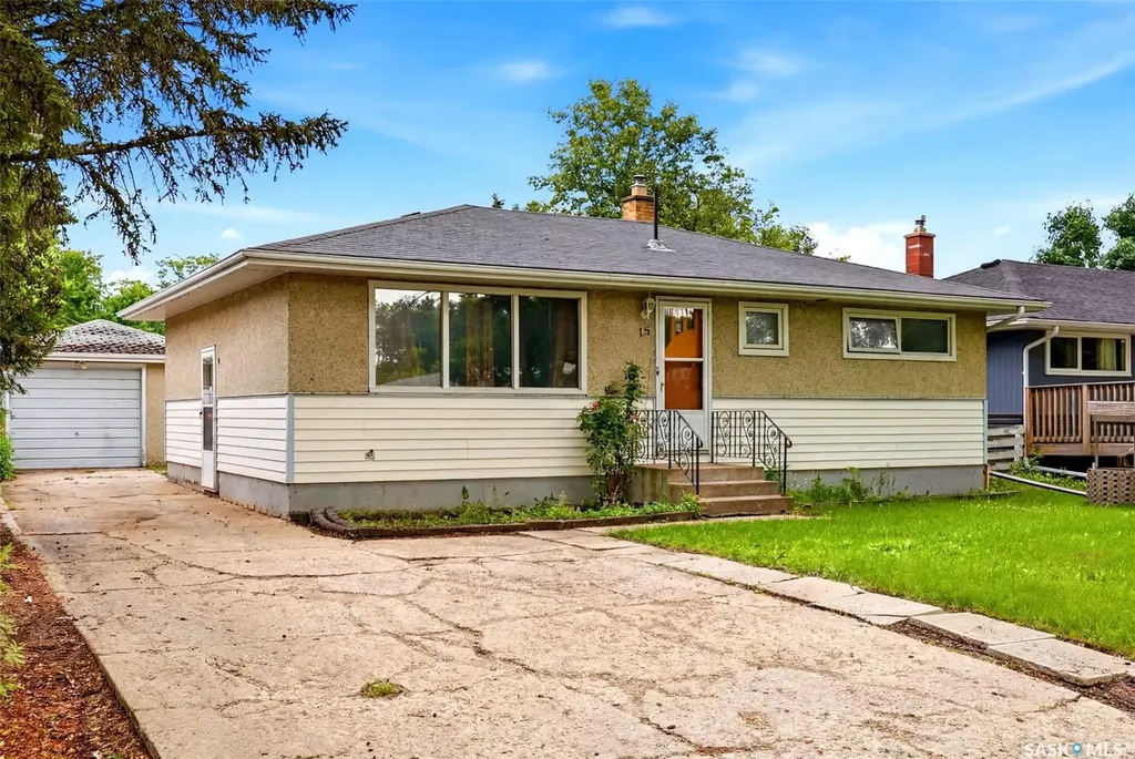 15 Ottawa Place Regina SK S4R 2V6