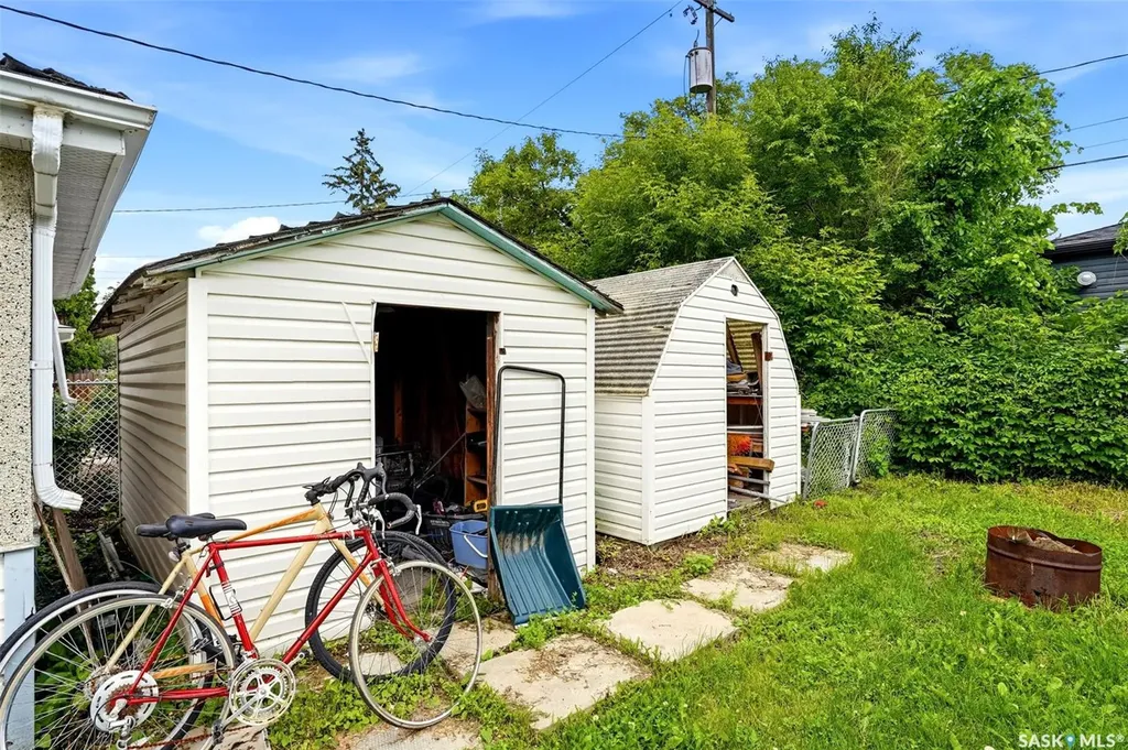 15 Ottawa Place Regina SK S4R 2V6